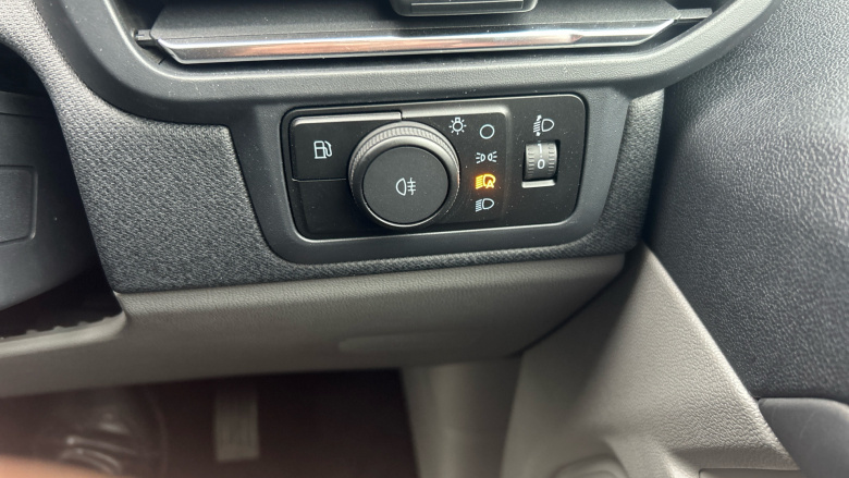 Ford Tourneo Custom 340 L2 Petrol Fwd 2.5 PHEV 232ps H1 Zetec 8 seater Auto